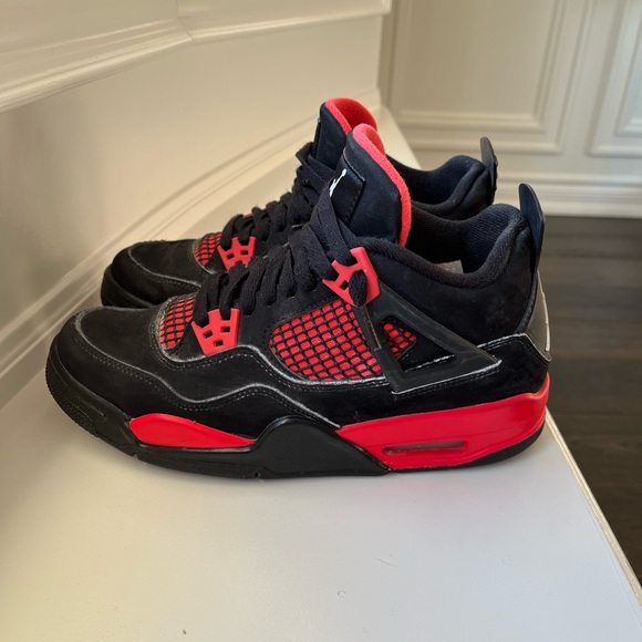 Jordon 4 Red Thunder Used-fair 6.6 GS (Grade School Size - Picture 6 of 7